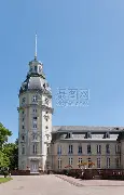 关于卡尔斯鲁厄再度来袭，携手赢得比赛的信息