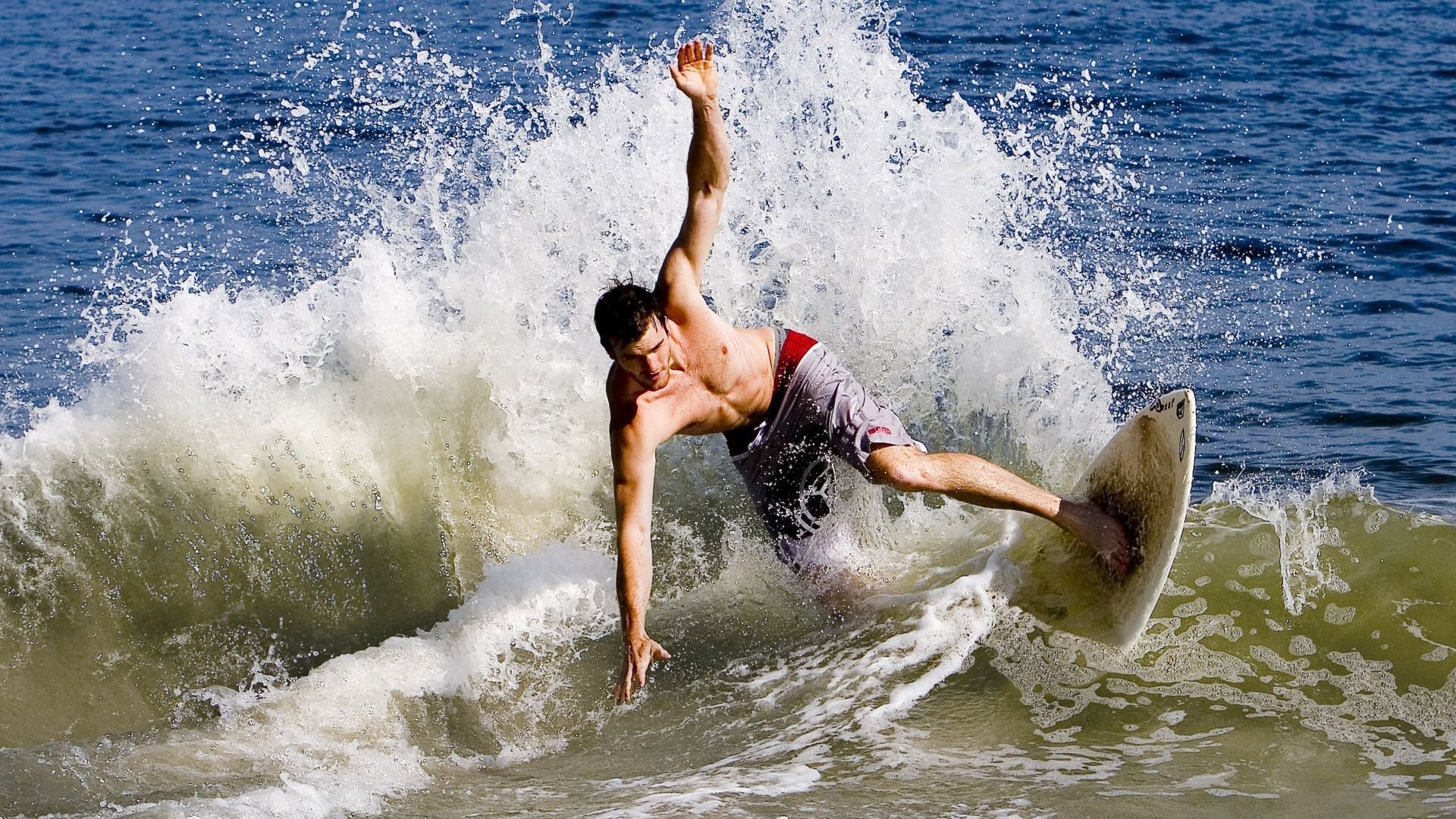 费德勒意外战胜SKT,锐不可当引爆全场!上演精彩一战