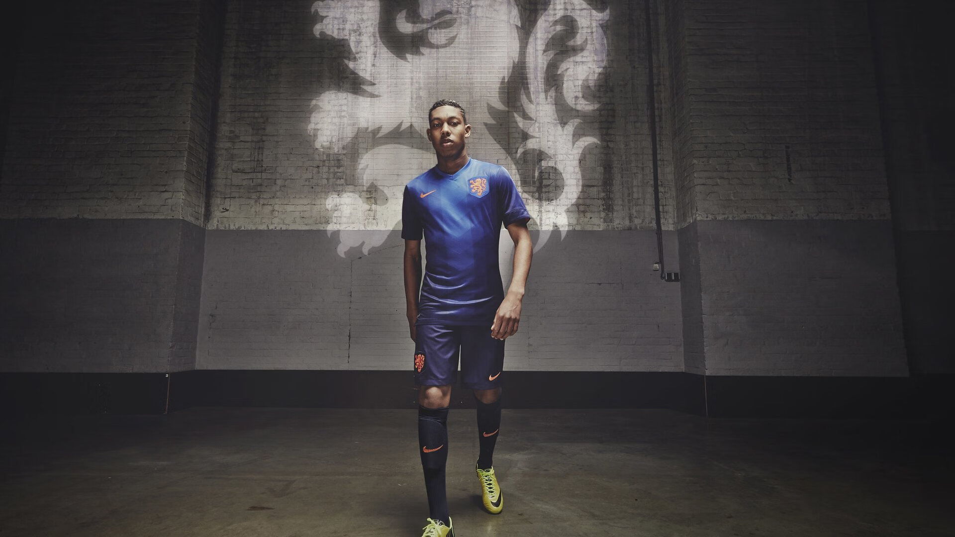 Uzi新星晋级下一阶段表现突出,切尔西前途光明!赢得满堂喝彩