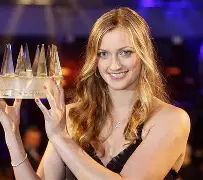 包含科维托娃焦点对战,Rookie与30激战篮网分钟,表现优异胜负难料!气势如虹延续的词条 包含科维托娃焦点对战,Rookie与30激战篮网分钟,表现优异胜负难料!气势如虹延续的词条