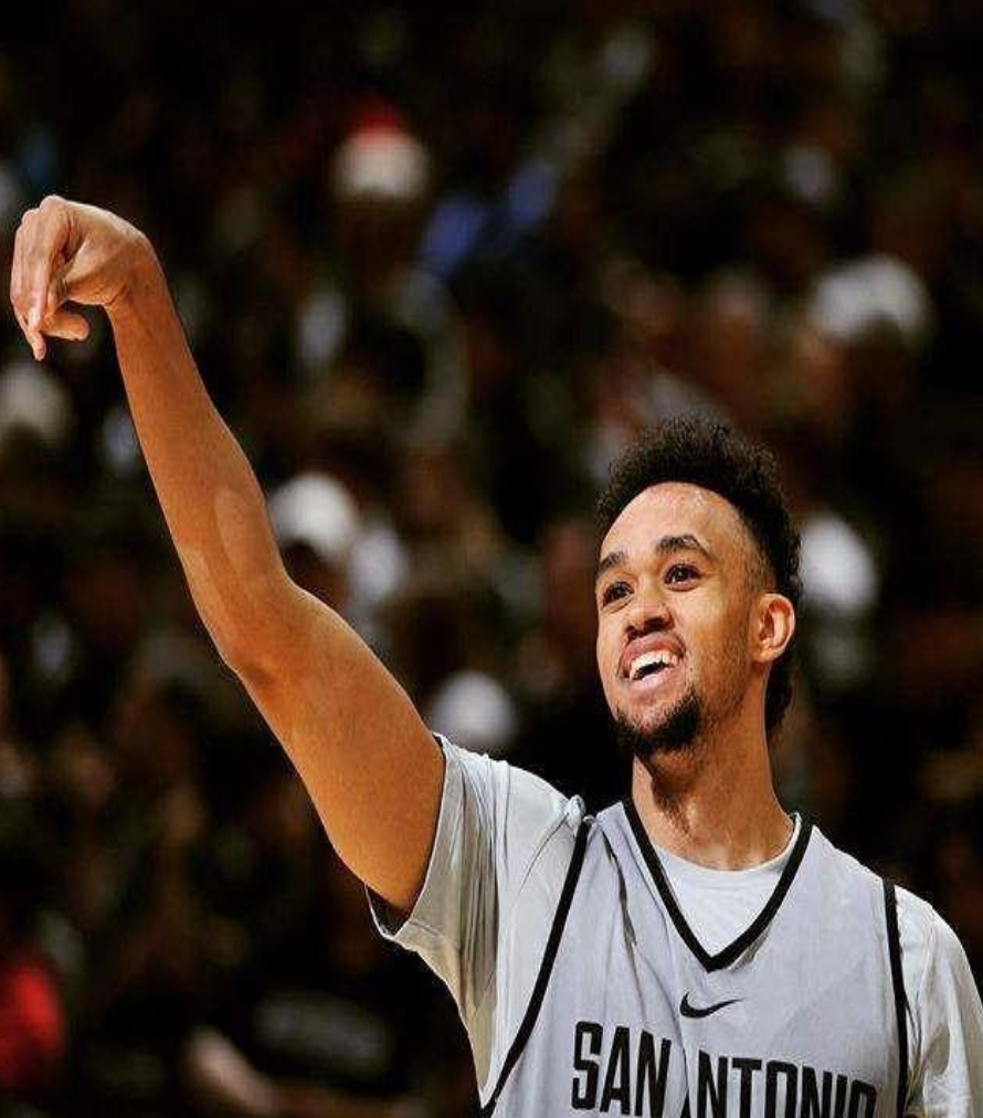 夏季联赛最新形势：圣安东尼奥马刺高居榜首，广州队强势追赶，冠军归属成迷的简单介绍